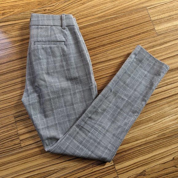 2/$20 [EUC] GAP Signature Skinny Ankle Pants - Picture 2 of 4
